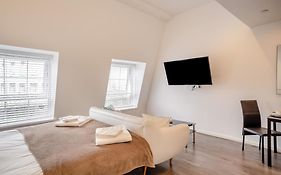 Foxhouse Studio Apartments